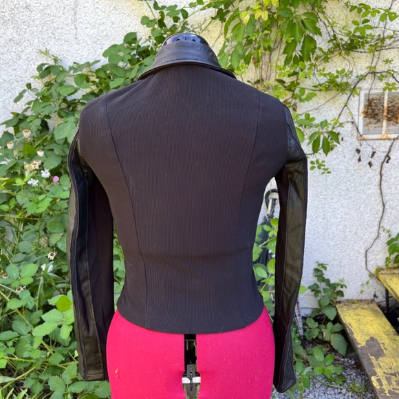 Vintage Y2K leather Jacket - Picture 3 of 5